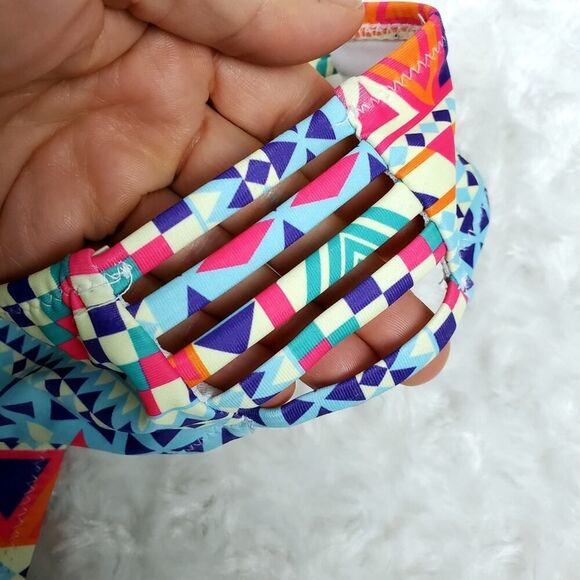 A Chic Girl Fringed Geometric Bikini Size Small - Picture 6 of 10